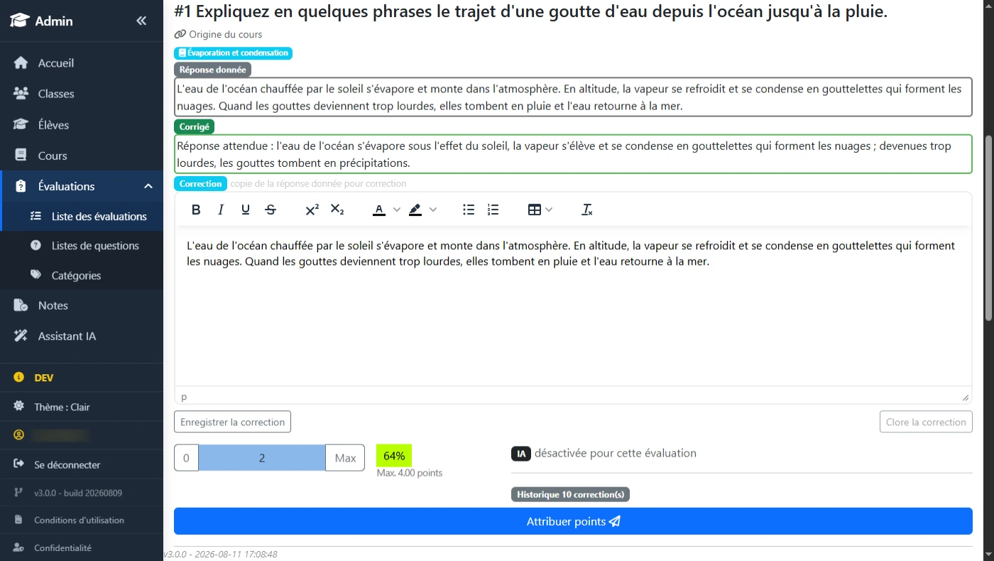 Écran de correction d'eduKa : la réponse rédigée d'un élève, une proposition de note et de commentaire, et les boutons permettant à l'enseignant de valider, modifier ou ignorer la suggestion.
